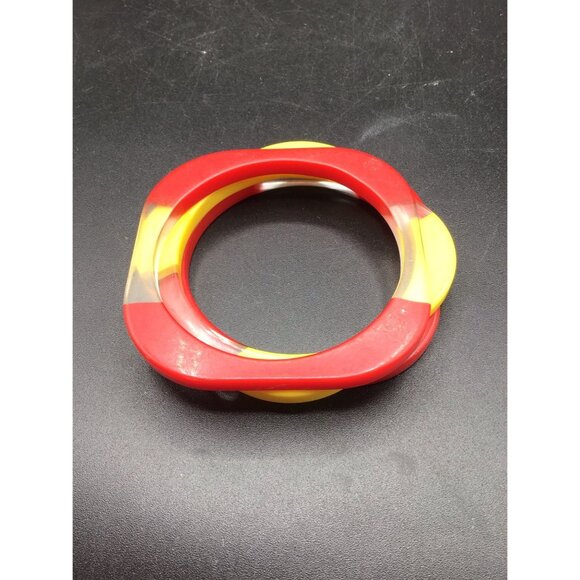 Lucite Plastic Bangles Set of 3 Red and Yellow Retro Funky Square Bracelets - Picture 3 of 5